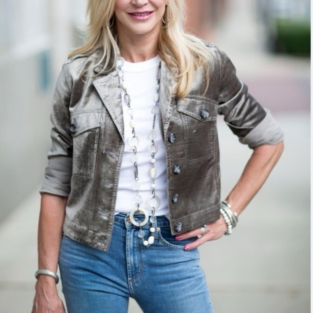 CAbi Sunday Topper Velvet Cropped Jacket in Gravy / Silver